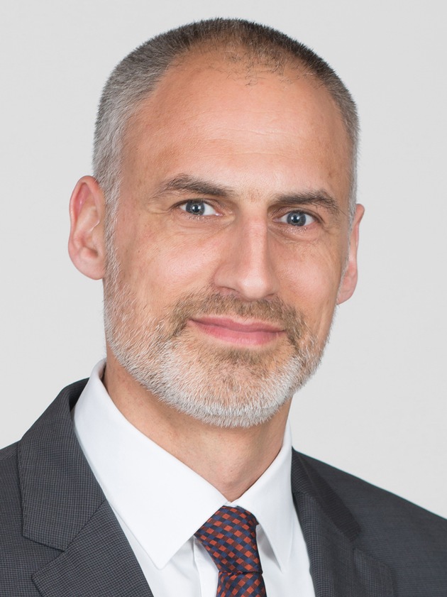 Automobilstudie zeigt: Geändertes Kundenverhalten zwingt Autohersteller zum Handeln