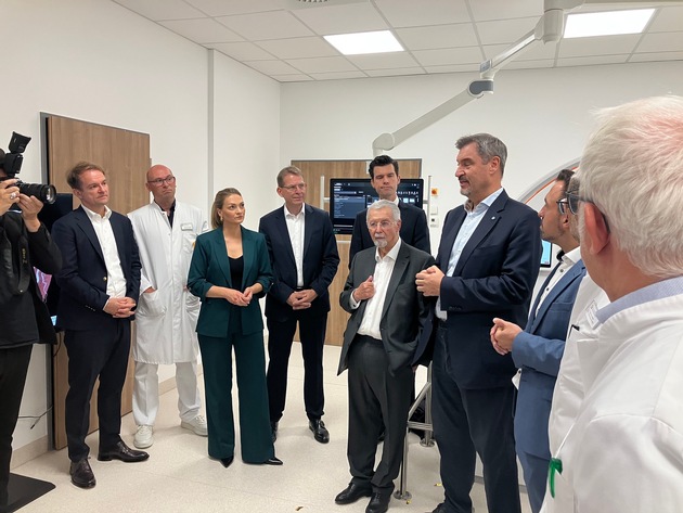 Premiere in Bayern: Neuer Hightech-Computertomograph am Campus Bad Neustadt im Einsatz / Bayerns Ministerpräsident und Gesundheitsministerin besuchen Klinik