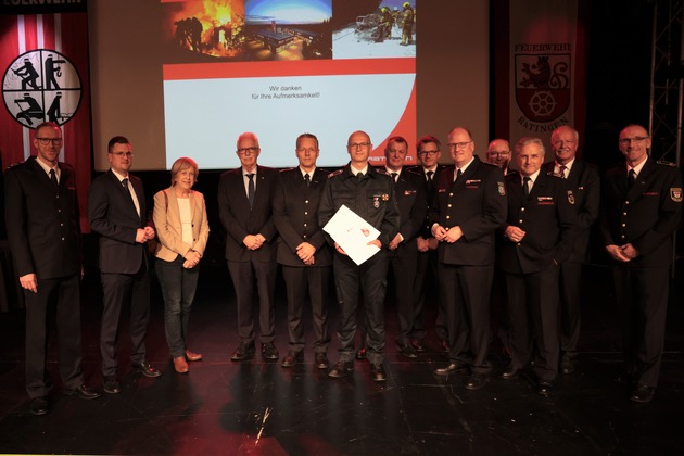 FW Ratingen: Wehrversammlung 2025 der Feuerwehr Ratingen - Ein feierlicher Abend voller Ehrungen und Ausblicke