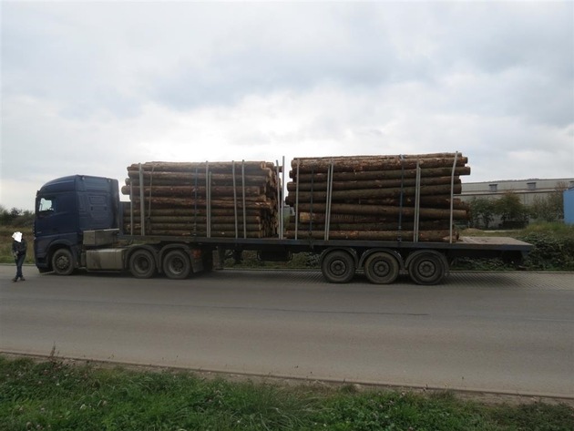 POL-PPTR: Holztransport mit 54,5t unterwegs - außerdem weitere Untersagungen der Weiterfahrt