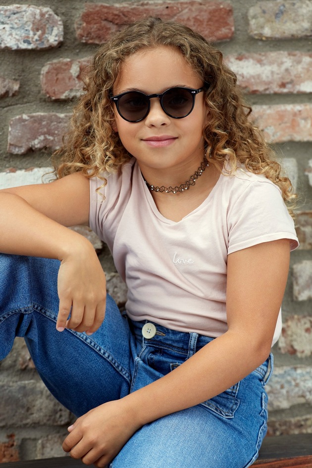 Tag der Sonnenbrille - Ein Besuch beim Augenoptiker für blendfreie Sicht!