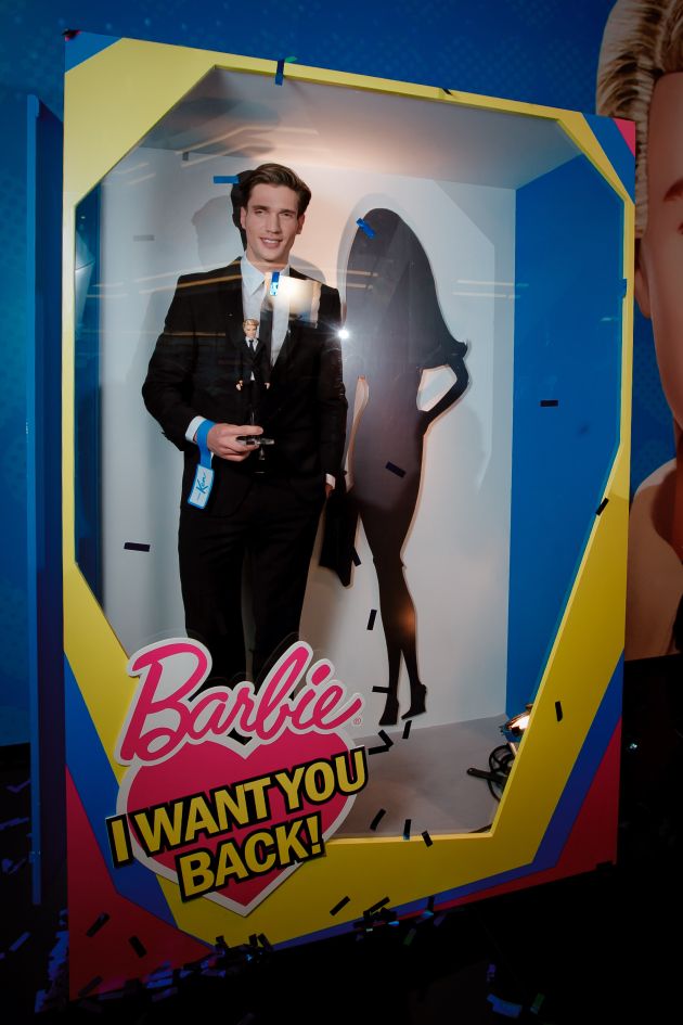 Bekommt Ken Barbie zurück? / Auf der Nürnberger Spielwarenmesse feierte der Plastik-Mann sein Comeback und warb zu seinem 50. Jubiläum mit viel Gefühl um das Herz von Barbie (mit Bild)