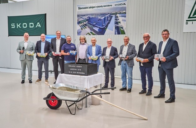 Skoda Auto Deutschland GmbH: Zukunftssicherung am Stammsitz: Škoda Auto legt Grundstein für eine hochmoderne Lackiererei