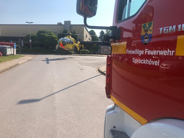 FW-EN: Feuerwehr sichert Hubschrauberlandung an Schule