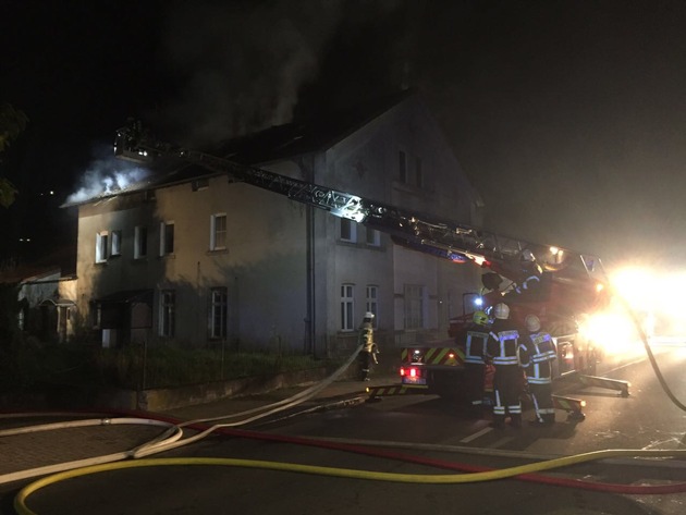 FW Lügde: Dachstuhlbrand in Bad Pyrmont