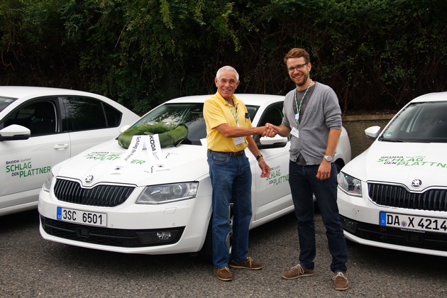 Mit dem SKODA Octavia G-TEC für nur acht Euro von Berlin nach Prag (FOTO)