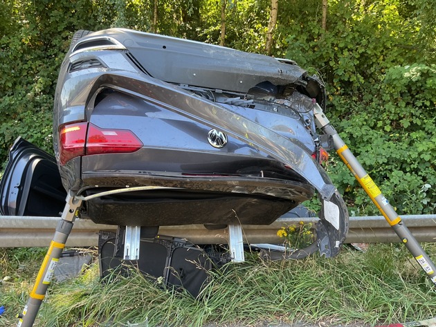FW-DO: Verkehrsunfall mit eingeklemmter Person - B236 Richtung Schwerte voll gesperrt