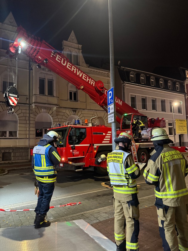 FW-EN: Teileinsturz eines Daches sorgt für Großeinsatz in Gevelsberg
