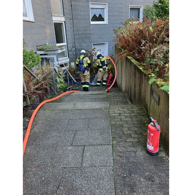 FW-HAAN: Brand in einem Treppenraum eines Mehrfamilienhauses