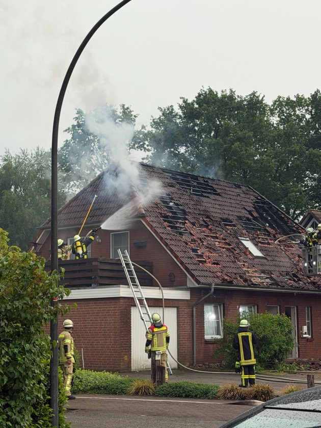 FW-ROW: Dachstuhlbrand in Bevern