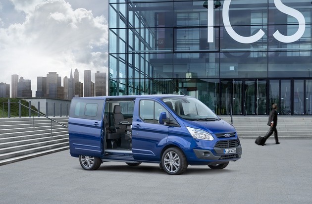Ford-Werke GmbH: Neue Ford Tourneo Custom "Business Edition": mobiles Büro und geräumiges Freizeitmobil in einem