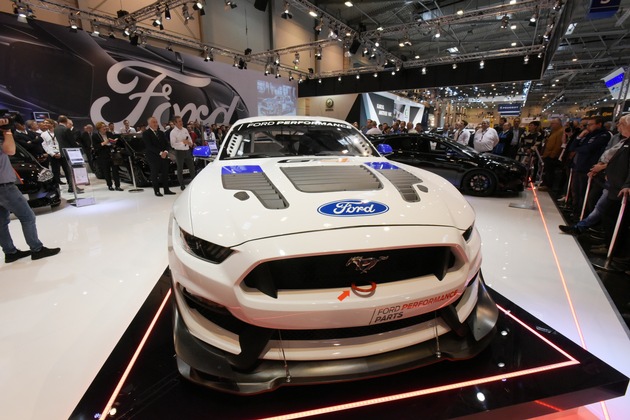 Essen Motor Show: Ford verkündet Preise des neuen Mustang und enthüllt GT4-Rennversion