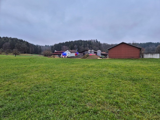 FW Stockach: PKW in Bach