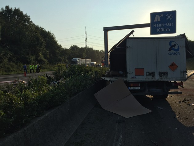 FW-HAAN: Gefahrgut-Transporter mit Sprengstoff verunglückt