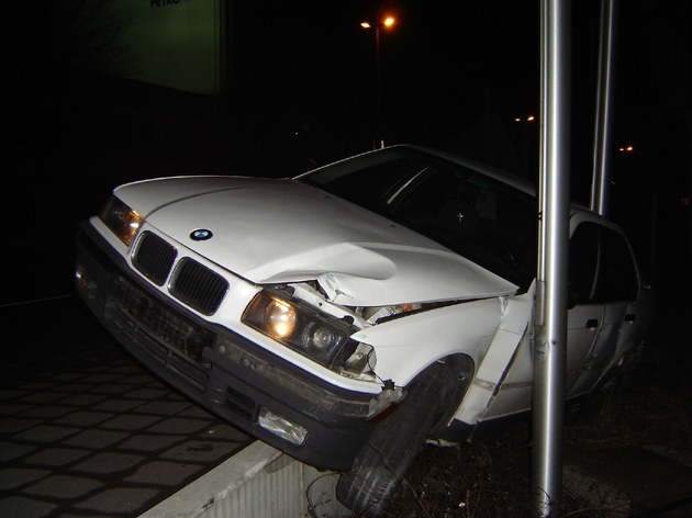 POL-HI: Verkehrsunfall mit zwei verletzten Personen