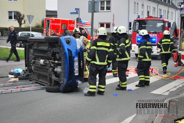 FW-MK: Verkehrsunfall fordert 3 Verletzte