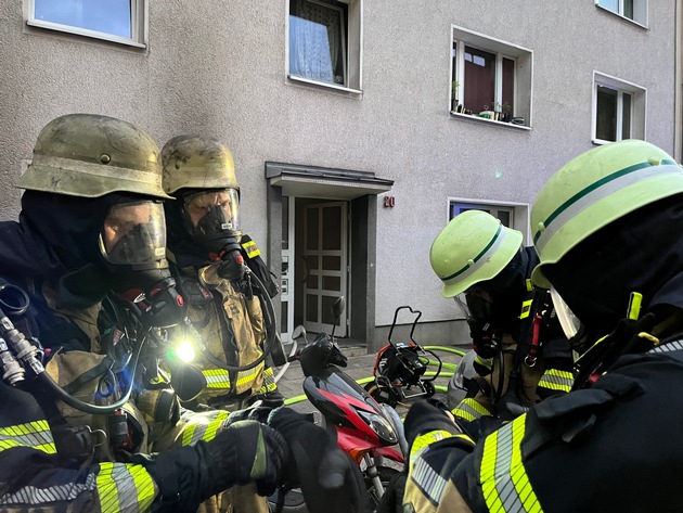 FW-E: Kellerbrand in Altendorf - 12 Bewohner durch Rauchgas verletzt