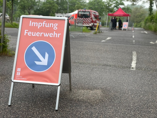 FW-GL: Ab Samstag Impf-Drive-In der Feuerwehr Bergisch Gladbach für die Öffentlichkeit in Betrieb
