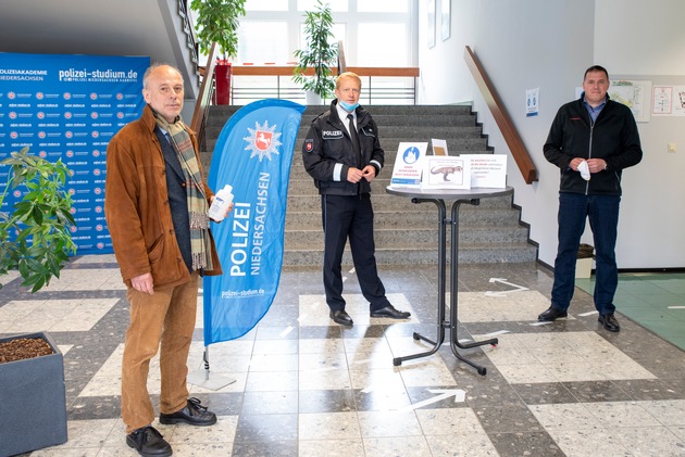 POL-AK NI: Corona: Polizeiakademie Niedersachsen nimmt sukzessive Lehrbetrieb an den Standorten wieder auf