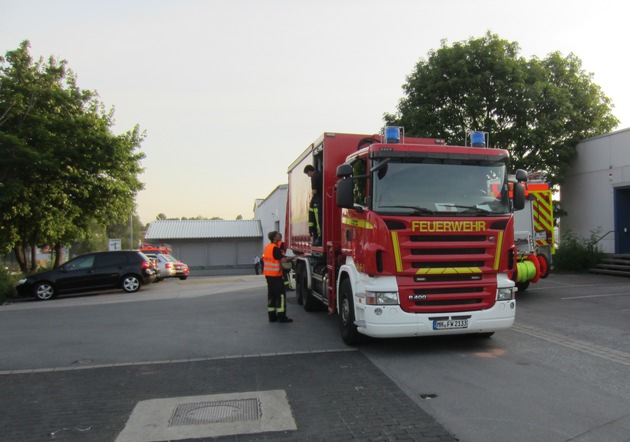 FW-MH: 3 km lange Ölspur in Mülheim Heißen #fwmh