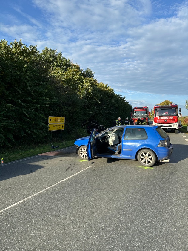 FW Horn-Bad Meinberg: Verkehrsunfall mit einer eingeschlossenen Person - Alarmierung durch SmartWatch