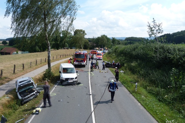 FW-DT: Schwerer Verkehrsunfall