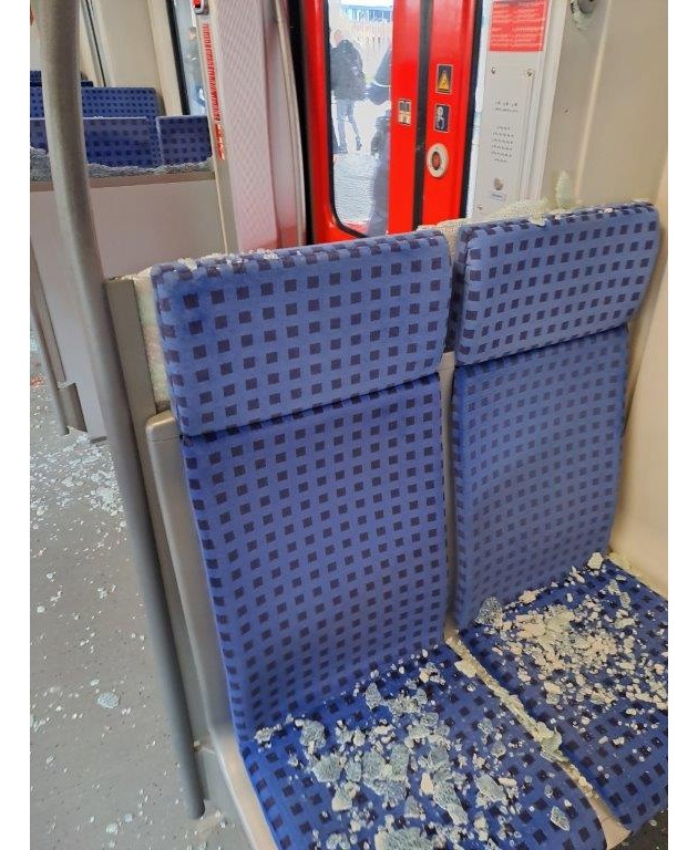 BPOL NRW: Bundespolizei nimmt 33-Jährigen nach Sachbeschädigung in S-Bahn in Gewahrsam