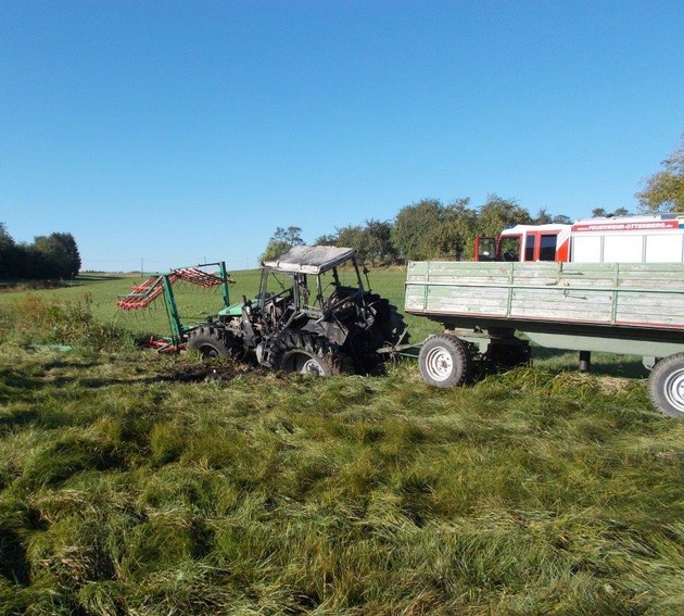 POL-PPWP: Traktor brennt aus und macht sich selbstständig