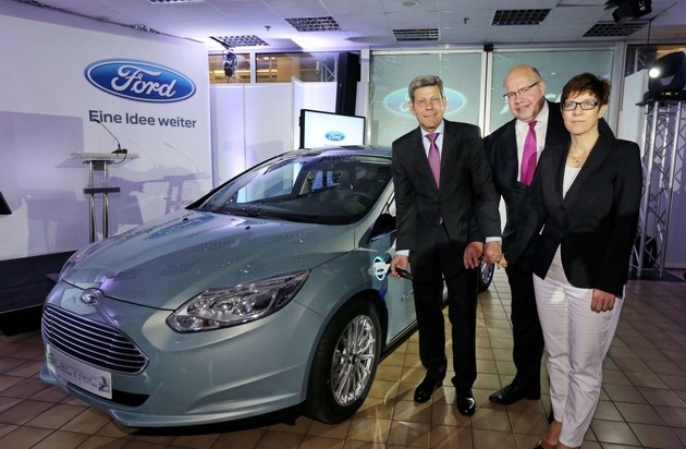 Ford-Werke GmbH: Aus deutscher Fertigung und in reguläre Produktion integriert: Ford Focus Electric startet im Ford-Werk in Saarlouis (BILD)