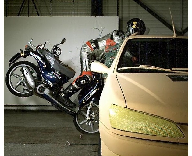 Le risque de blessures particulièrement graves augmente durant la saison de la moto
