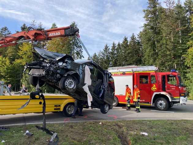 KFV-CW: Schwerer Verkehrsunfall am Gaugenwalder Kreuz / Hubschrauber im Einsatz