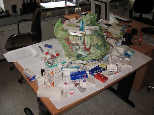 POL-SE: Pinneberg: Altmedikamente gefunden