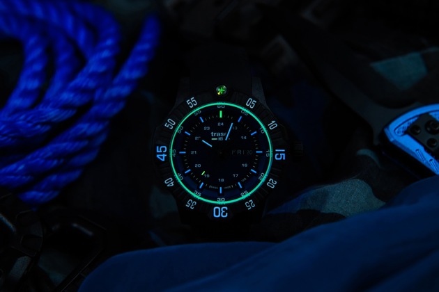 Paré pour les situations d'urgence : La maison horlogère bernoise traser lance une nouvelle montre tactique