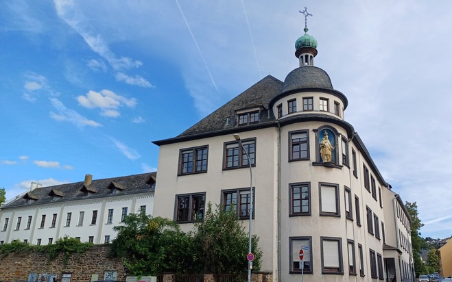 Ministerin Dörte Schall besucht Ludwig Fresenius Schulen in Koblenz