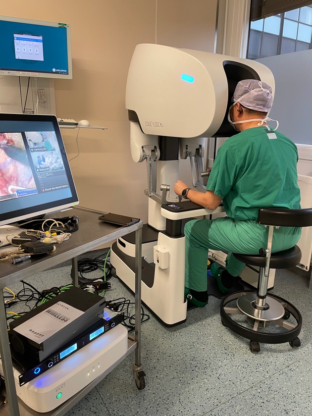 Tele-Robotik erreicht Europa: Urologische Operationen in China, Spanien und Belgien live durchgeführt aus Hamburg via Konsole