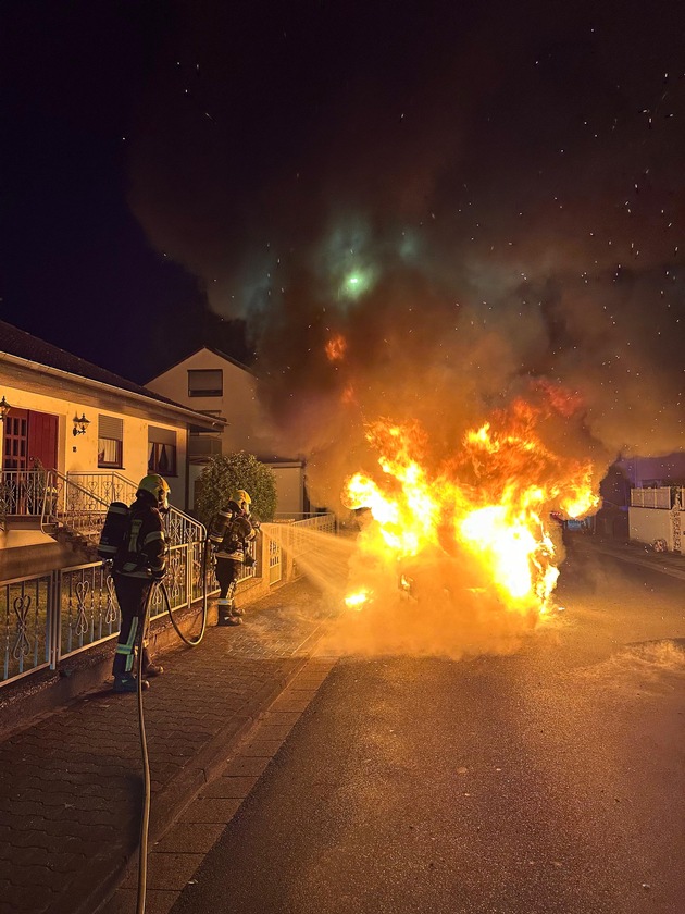 Feuerwehr MTK: Von Gasgeruch bis Fahrzeugbrand - Hattersheimer Feuerwehren mehrfach gefordert