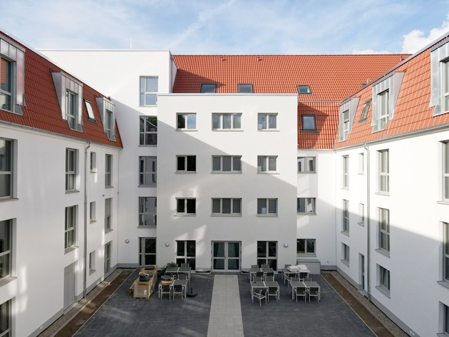 Turnaround eines stagnierenden Bauprojektes gelungen: Carestone übergibt neues Seniorenhaus in Aschersleben