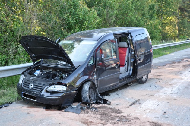 POL-WL: In Baustelle verunfallt ++ Seevetal/Ramelsloh Zeugen nach Verkehrsunfallflucht gesucht ++ Neu Wulmstorf - Automarder aktiv ++ Und weitere Meldungen