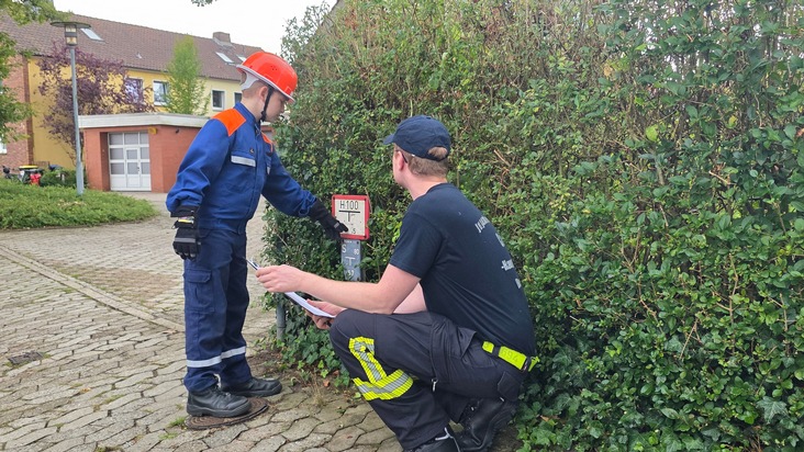 FW Celle: Jugendliche erhalten Jugendflamme Stufe 1