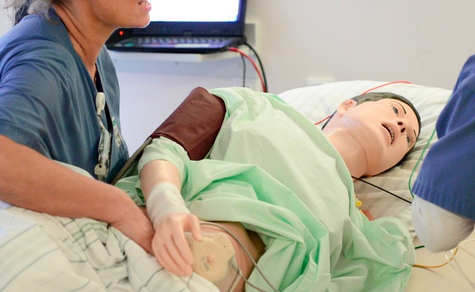 Tag der Patientensicherheit: Notfalltraining für Kreißsaal-Teams bei Asklepios