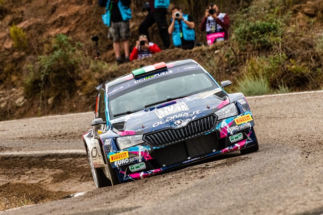 Rallye Japan: ŠKODA Fahrer Kajetanowicz und Lindholm wollen Chance auf WRC2-Titel wahren