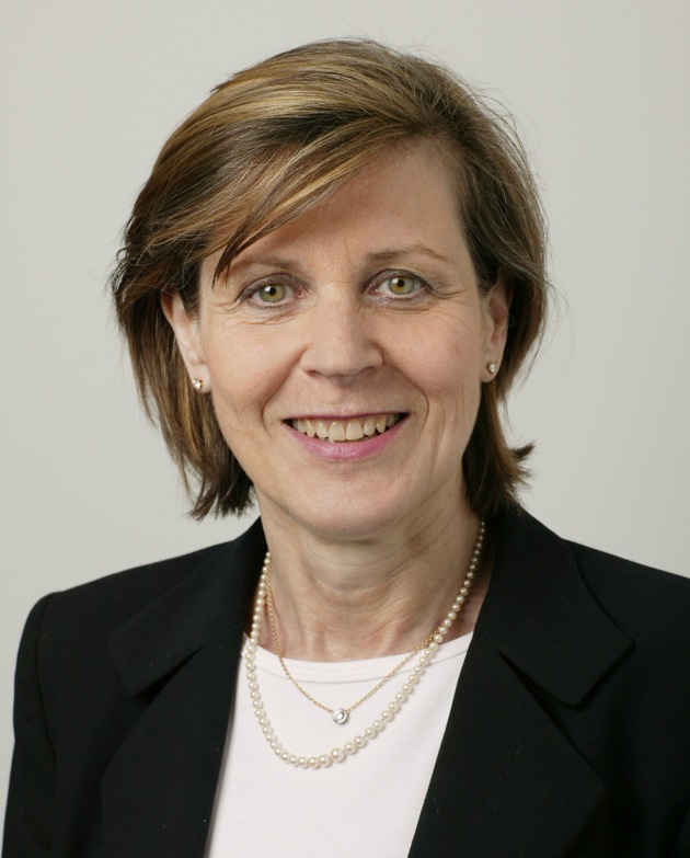 Elisabeth Kruck nouvelle responsable du siège de KPMG à Zoug et Reto Zemp, l&#039;ancien responsable, part à Zurich.