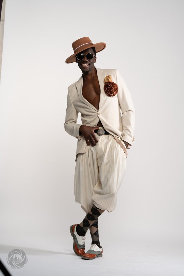 VIP-Presse-Einladung Fashion Shows mit japanischer, afrikanischer &amp; radikaler Modekunst - VICENTE Berlin prägt die DFD 2025