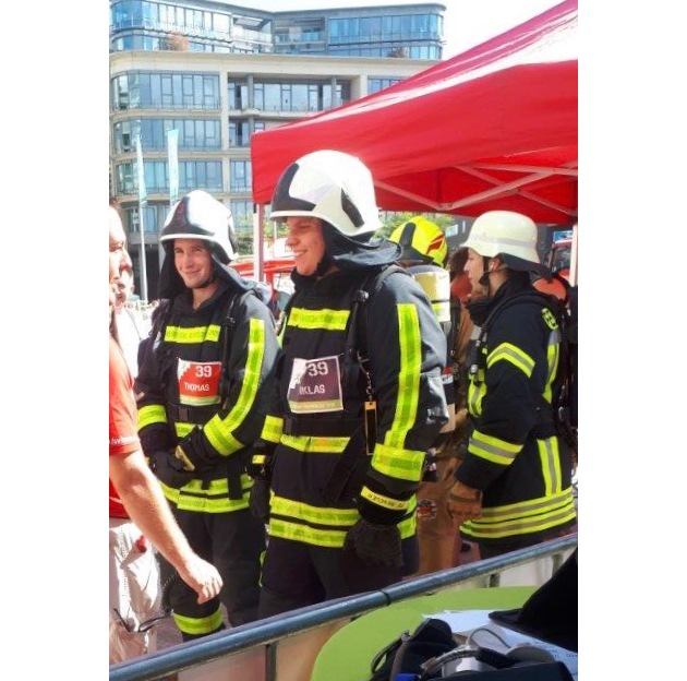 FW-EN: Schwelmer Feuerwehrleute nehmen am Skyrun in Köln teil!