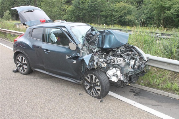 POL-VDKO: Verkehrsunfall mit schwer verletzten Personen