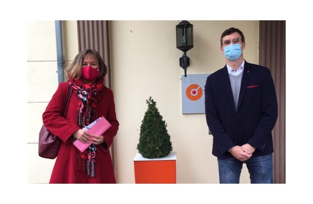 Pressemeldung Schön Klinik: SPD-Politikerin Dilcher zu Besuch in Bad Arolsen