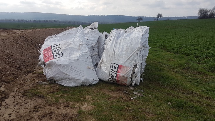 POL-GÖ: (226/2019) Unbefugtes Entsorgen von 14-16 Tonnen Asbestplatten - Zeugen gesucht