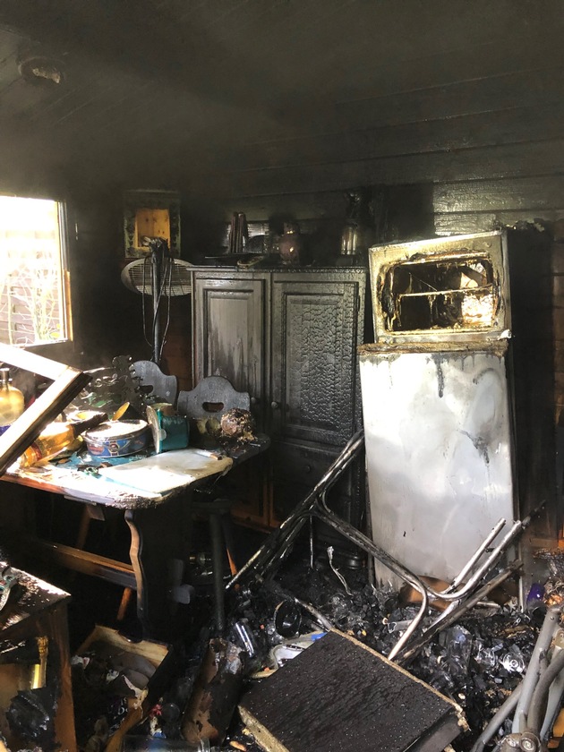 POL-ME: Drei Gartenhütten brannten: Polizei ermittelt - Velbert - 2204078