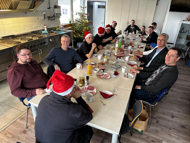 FW-GL: Bürgermeister Frank Stein spendiert das Frühstück an Heiligabend