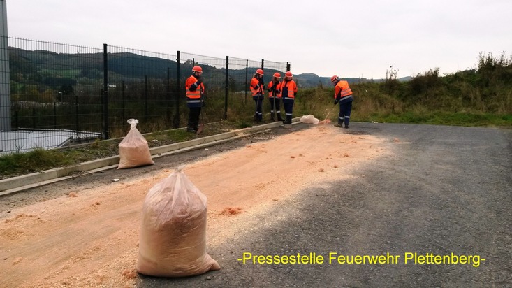 FW-PL: Berufsfeuerwehrtag der Jugendfeuerwehr Plettenberg an der Feuer- und Rettungswache am Wall